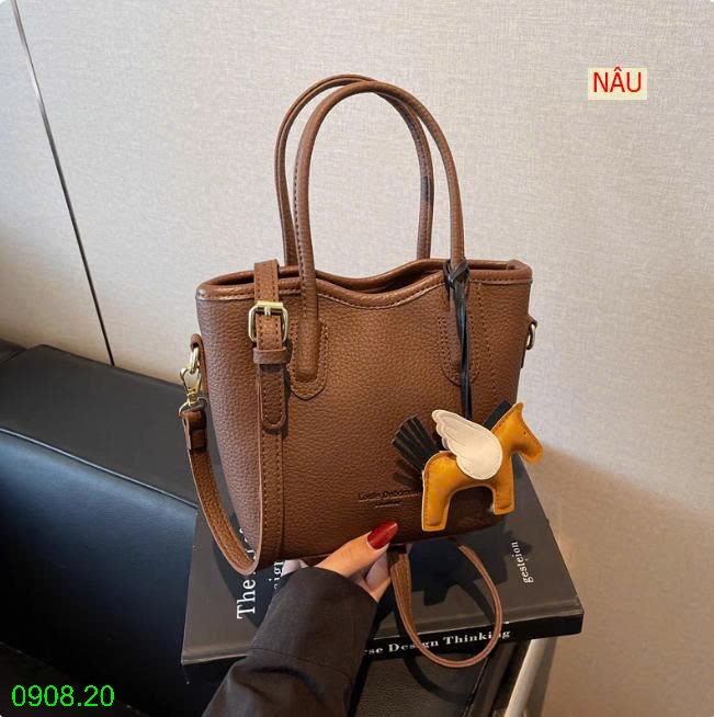 25HA0908.20 - TÚI MINI KÈM MÓC NGỰA XINH