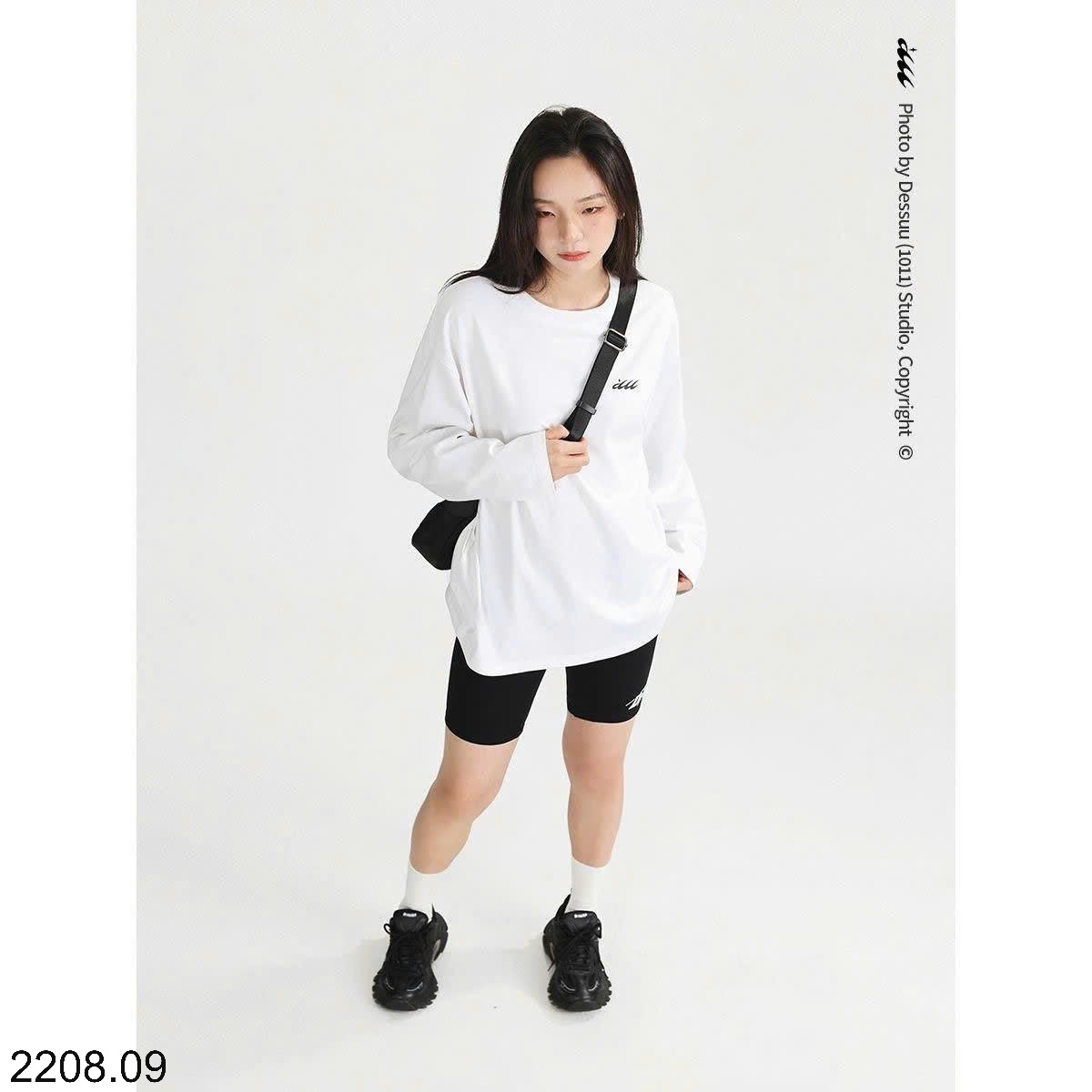 25HA2208.09 - ÁO THU ĐÔNG ĐEN TRẮNG DESSU