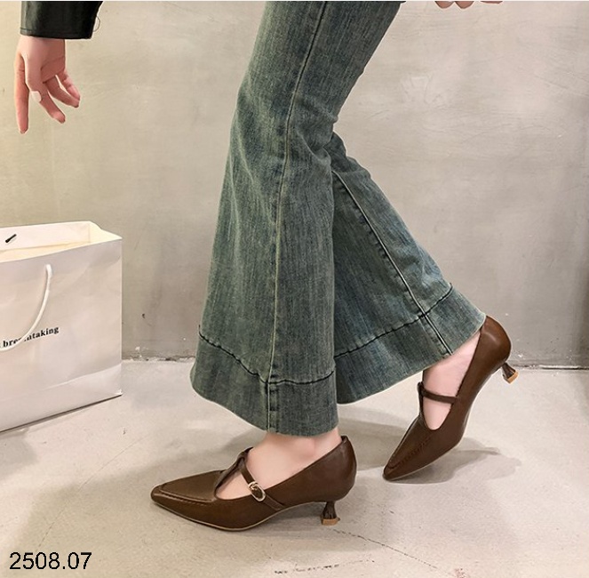 25HA2508.07 - GIÀY CAO GÓT MŨI NHỌN ĐẾ THẤP