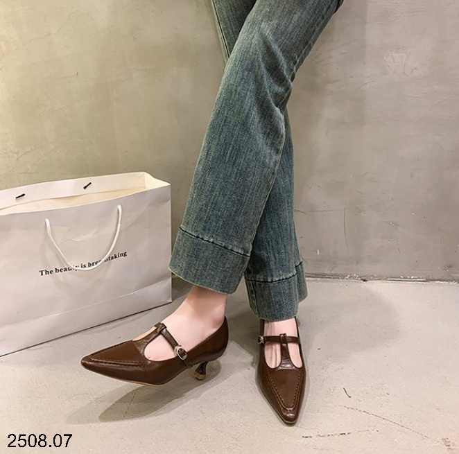 25HA2508.07 - GIÀY CAO GÓT MŨI NHỌN ĐẾ THẤP