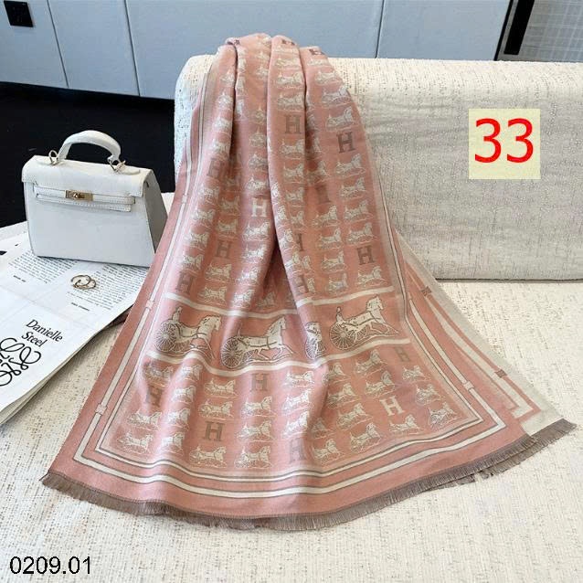 25HA0209.01 - KHĂN CHOÀNG MÙA ĐÔNG