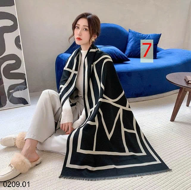 25HA0209.01 - KHĂN CHOÀNG MÙA ĐÔNG