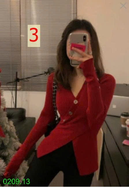 25HA0209.13 - ÁO LEN CÚC CHÉO CỔ CHỮ V