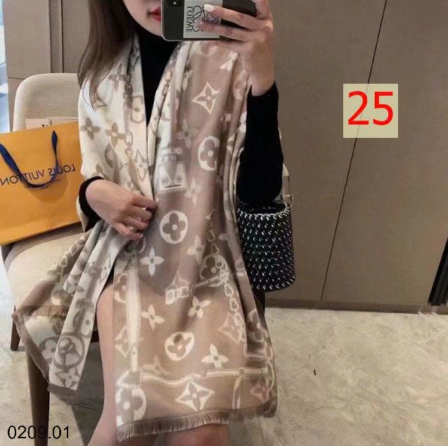 25HA0209.01 - KHĂN CHOÀNG MÙA ĐÔNG