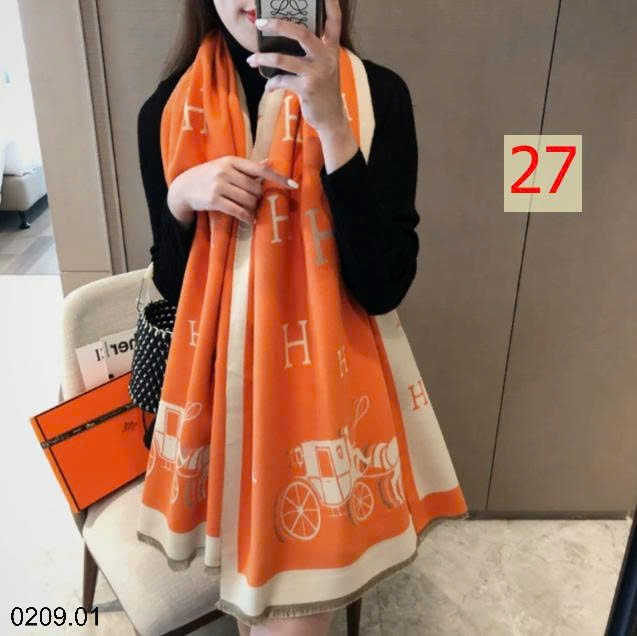 25HA0209.01 - KHĂN CHOÀNG MÙA ĐÔNG