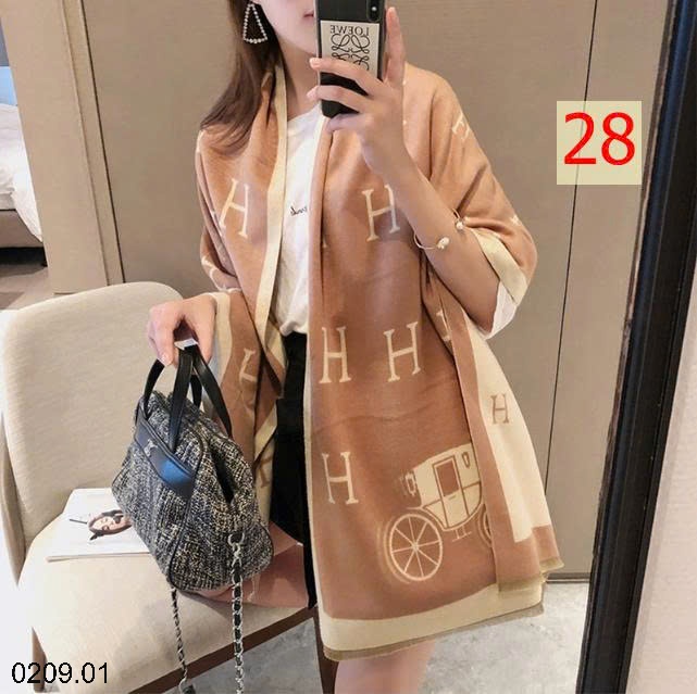 25HA0209.01 - KHĂN CHOÀNG MÙA ĐÔNG