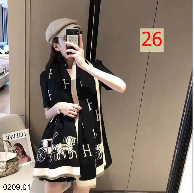 25HA0209.01 - KHĂN CHOÀNG MÙA ĐÔNG