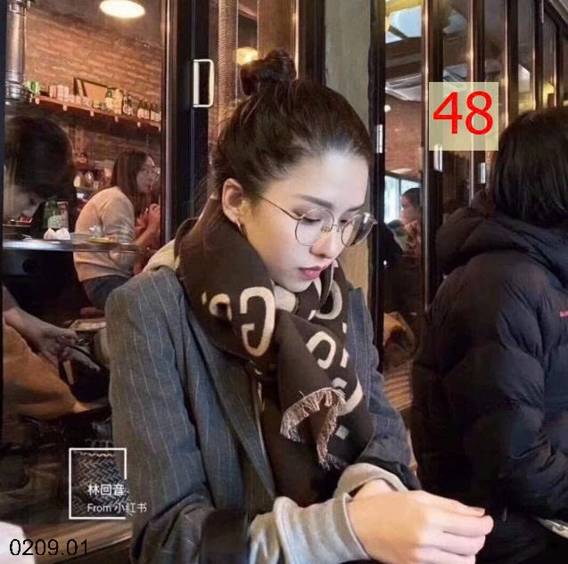 25HA0209.01 - KHĂN CHOÀNG MÙA ĐÔNG
