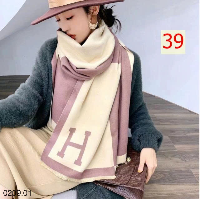 25HA0209.01 - KHĂN CHOÀNG MÙA ĐÔNG