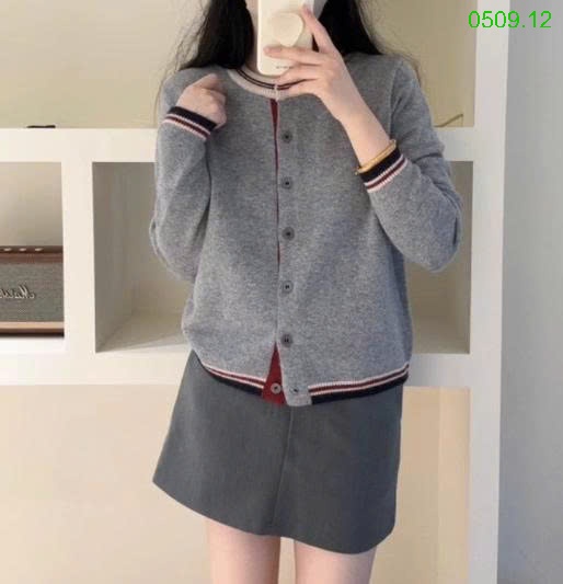 25HA0509.12 - ÁO CARDIGAN CỔ TRÒN PHỐI MÀU KANING