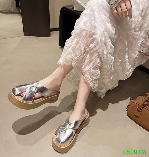 25HA0509.06 - SỤC NỮ XỎ NGÓN ĐẾ DÀY