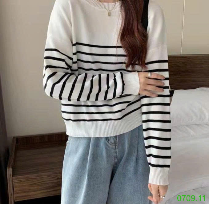 25HA0709.11 - ÁO LEN KẺ NỮ