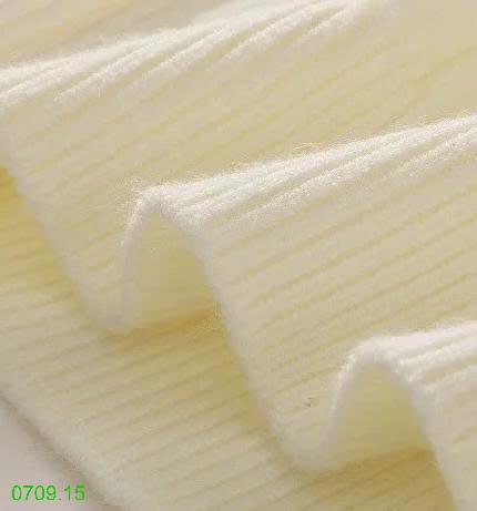 25HA0709.15 - KHOÁC LEN VẶN THỪNG MŨ TRÙM ĐẦU