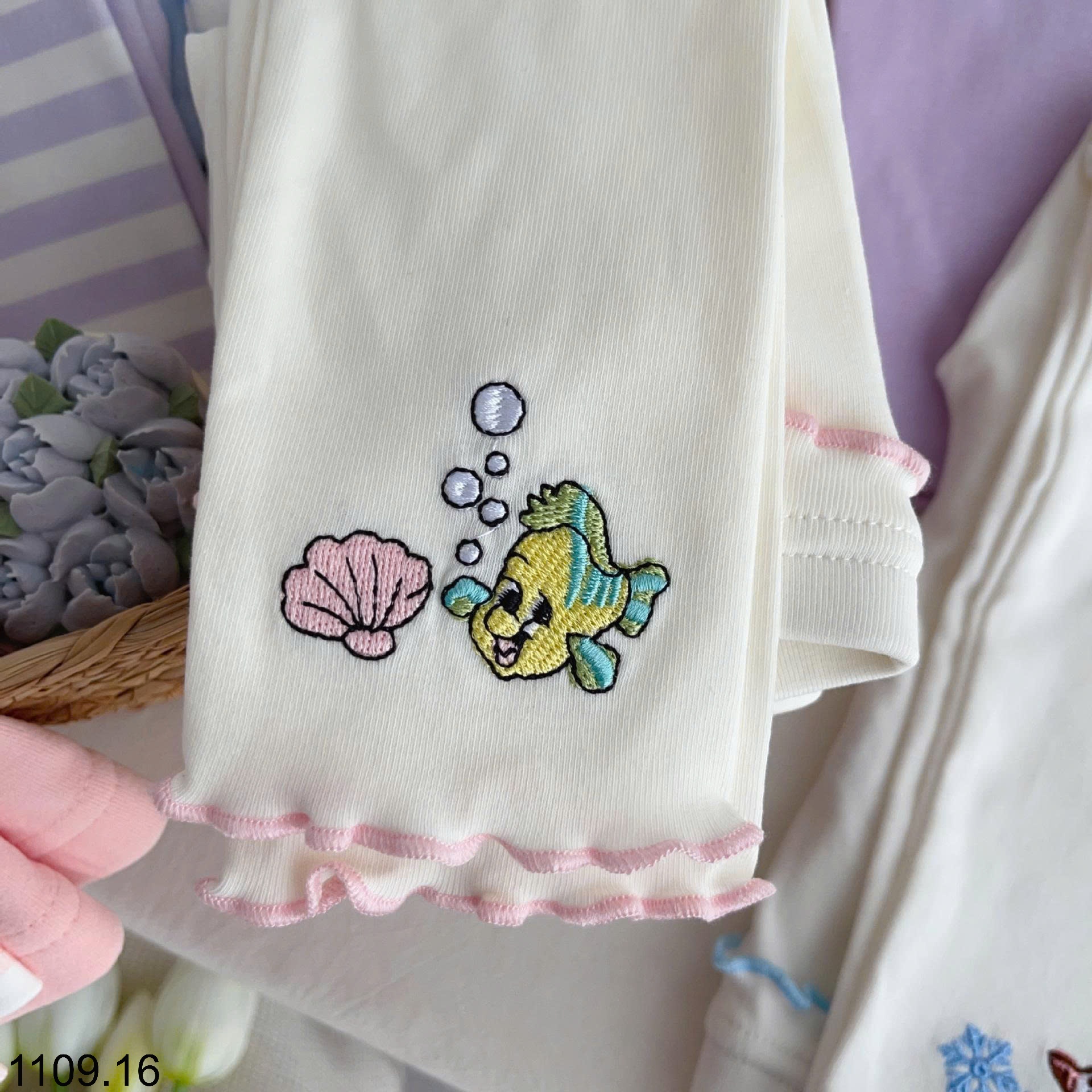 25HA1109.16 - QUẦN LEGGING MOMO MOKOO BÉ GÁI