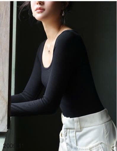 25HA2009.11 - ÁO THUN TĂM CỔ VUÔNG CHO NỮ