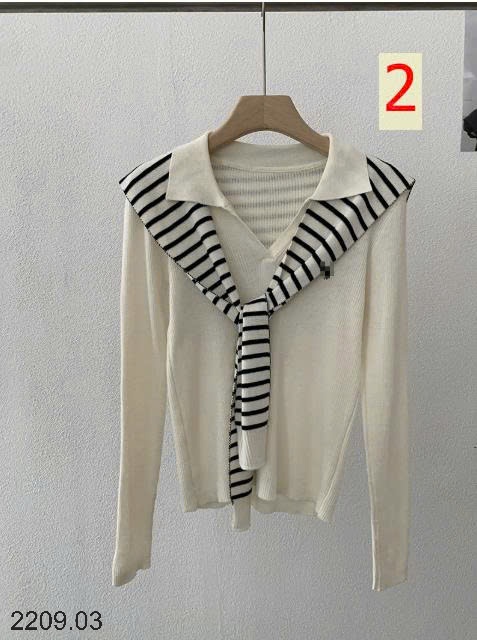 25HA2209.03 - ÁO LEN DỆT KIM THÊU NGỰA KÈM KHĂN