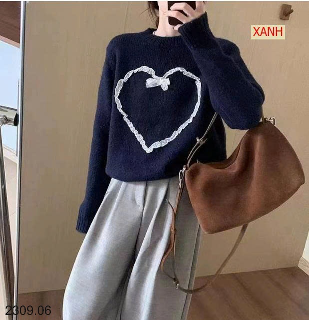 25HA2309.06 - ÁO LEN CỔ TRÒN HÌNH TIM