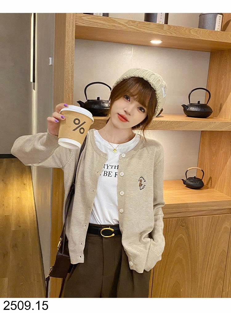 25HA2509.15 - ÁO CARDIGAN DỆT KIM DÀI TAY THÊU GẤU