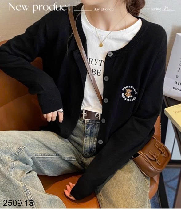 25HA2509.15 - ÁO CARDIGAN DỆT KIM DÀI TAY THÊU GẤU