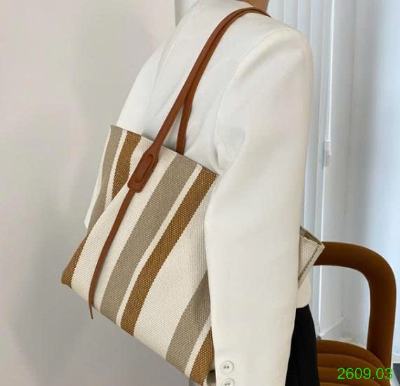 25HA2609.03 - TÚI TOTE KẺ