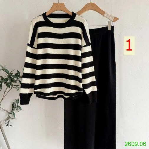 25HA2609.06 - SET DỆT KIM KẺ CHÂN VÁY NỮ