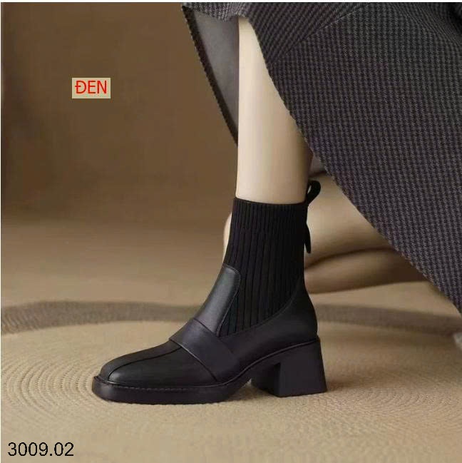 25HA3009.02 - GIÀY BỐT MARTIN CHO NỮ
