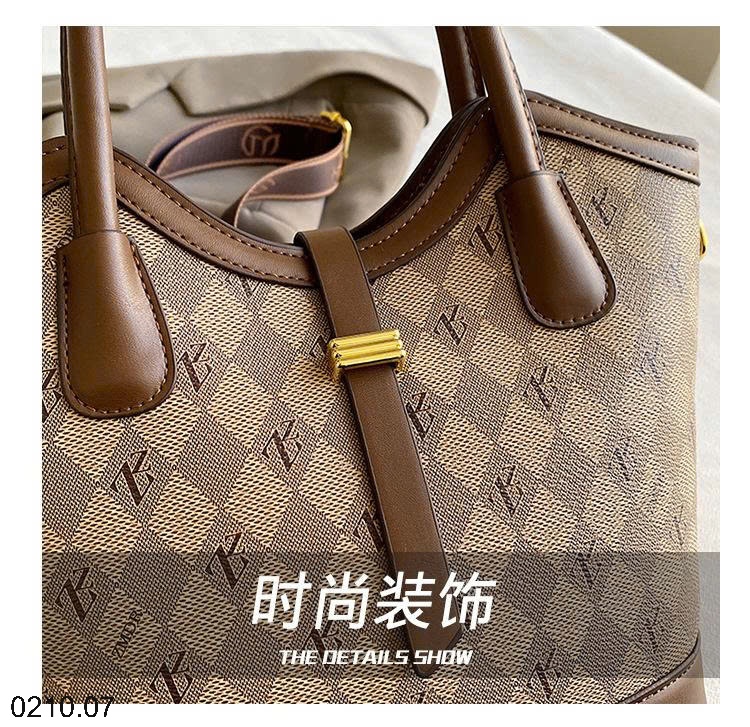 25HA0210.07 - TÚI XÁCH HOẠ TIẾT