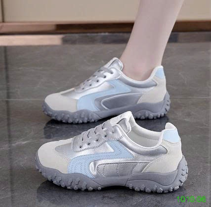25HA1010.06 - GIÀY THỂ THAO ĐẾ CHỐNG TRƠN TRƯỢT
