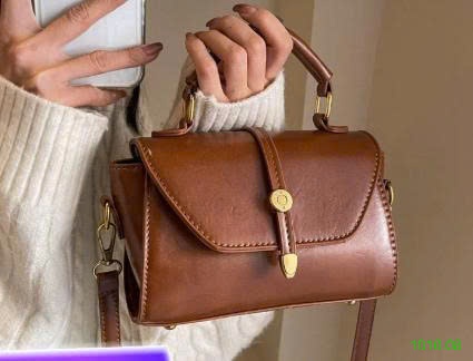 25HA1010.08 - TÚI NICHE RETRO CHO NỮ