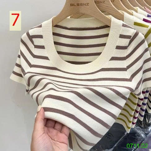 25HA0711.02 - ÁO LEN DỆT KIM TAY NGẮN CỔ VUÔNG