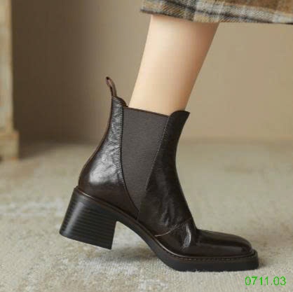 25HA0711.03 - GIÀY BỐT MARTIN CỔ NGẮN GÓT VUÔNG