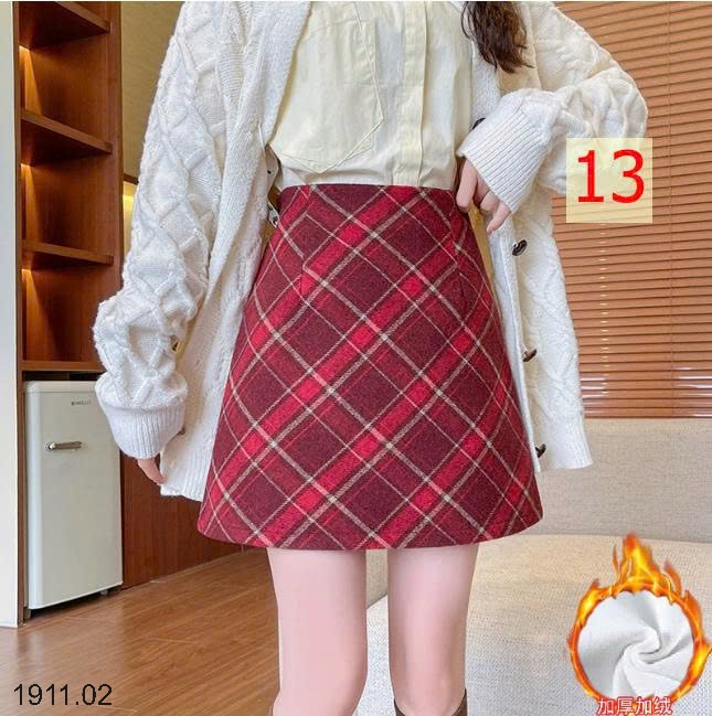 25HA1911.02 - CHÂN VÁY DẠ KẺ CHỮ A