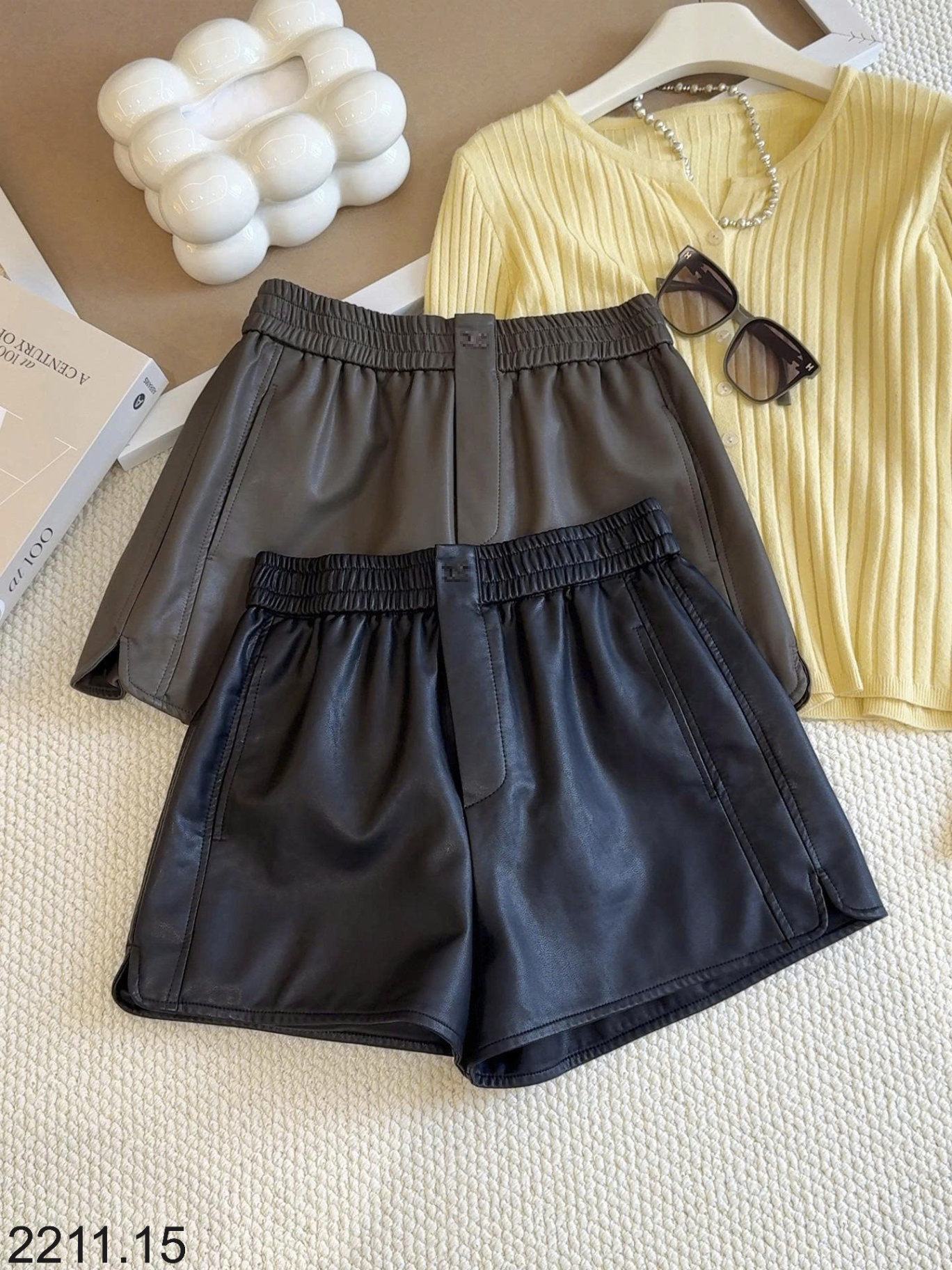 25HA2211.15 - QUẦN SHORT DA CẠP CHUN ANNA