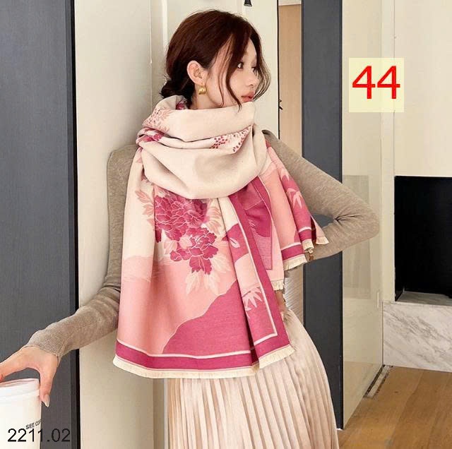 25HA2211.02 - KHĂN CHOÀNG CỔ BẢN RỘNG