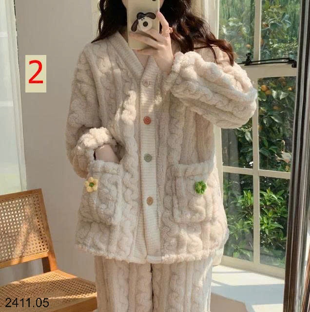 25HA2411.05 - BỘ MẶC NHÀ LÔNG CỪU DÀY DẶN CHO NỮ