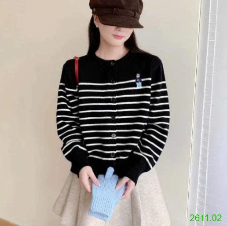 25HA2611.02 - ÁO CARDIGAN KẺ THÊU GẤU CHO NỮ