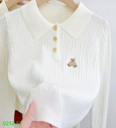 25HA0212.13 - ÁO LEN THÊU GẤU CỔ ĐỨC NỮ