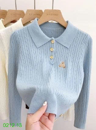 25HA0212.13 - ÁO LEN THÊU GẤU CỔ ĐỨC NỮ