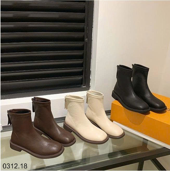 25HA0312.18 - BOOT CỔ NGẮN ĐẾ BẰNG LÓT LÔNG CHO NỮ