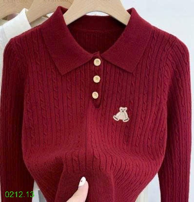 25HA0212.13 - ÁO LEN THÊU GẤU CỔ ĐỨC NỮ