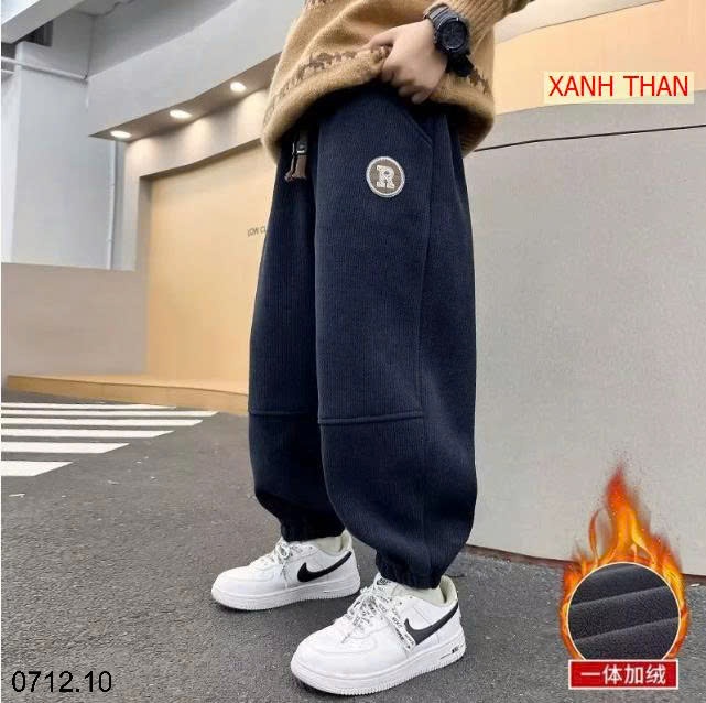 25HA0712.10 - QUẦN NHUNG TĂM CHỮ R BÉ TRAI LÓT LÔNG