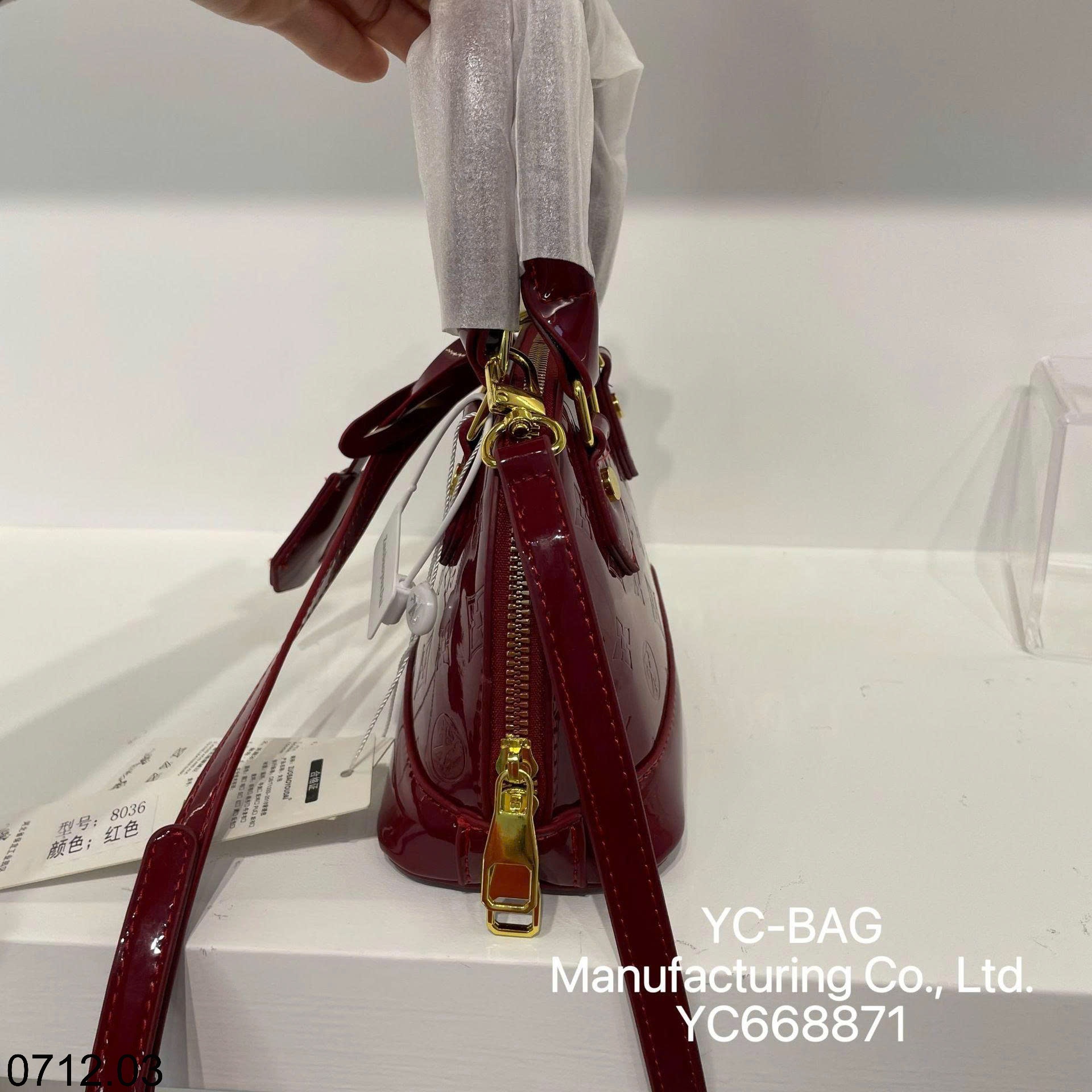 25HA0712.03 - TÚI HẾN THỜI TRANG
