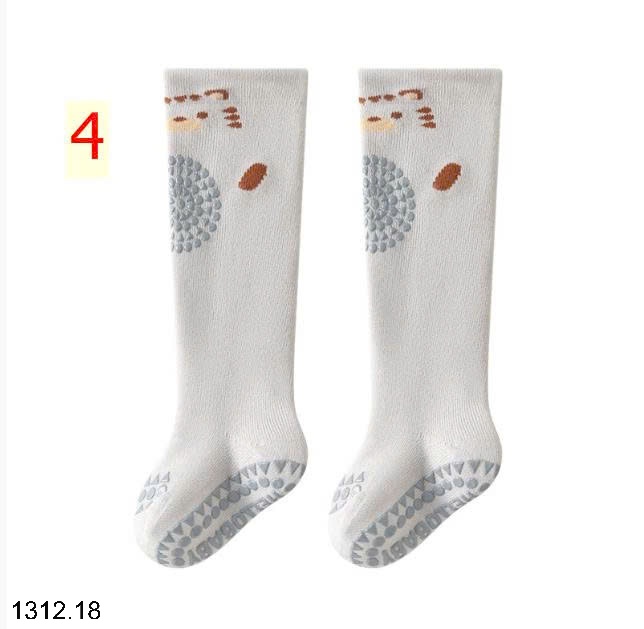 25HA1312.18 - SET 3 ĐÔI TẤT DÀI CHỐNG TRƠN TRƯỢT CHO BÉ