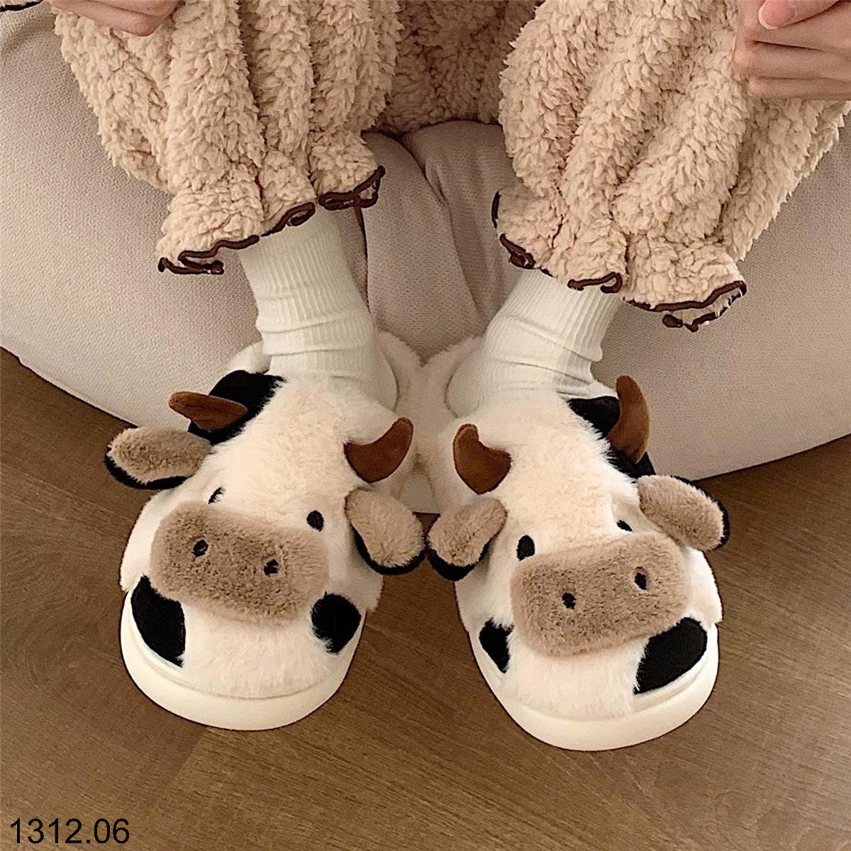25HA1312.06 - SỤC LÔNG BÒ SỮA CUTE