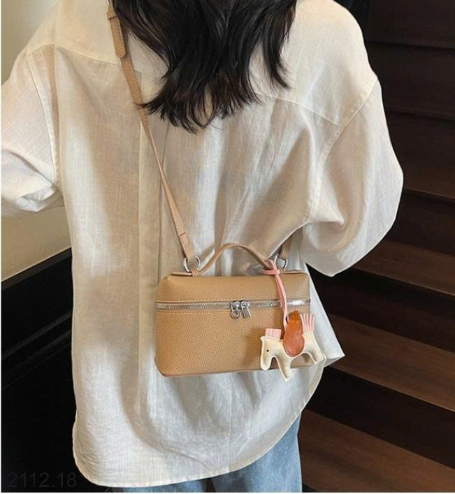 25HA2112.18 - TÚI XINH KÈM CHARM NGỰA