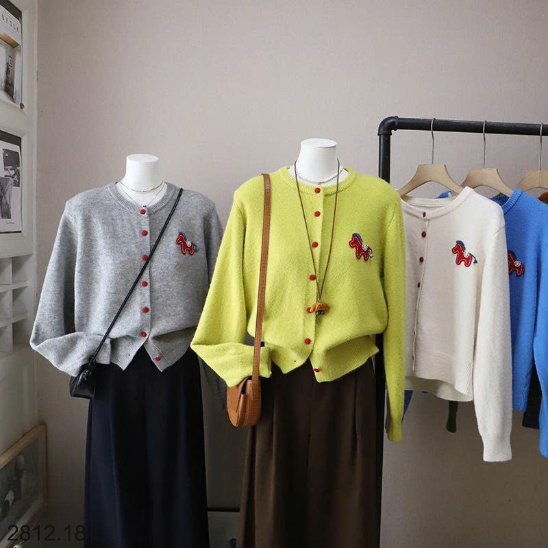 25HA2812.18 - CARDIGAN LEN THÊU NGỰA