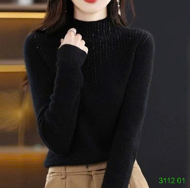 25HA3112.01 - ÁO LEN CỔ CAO ĐÍNH KIM SA