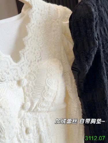 25HA3112.07 - ÁO REN CỔ V ĐIỆU ĐÀ ANNA
