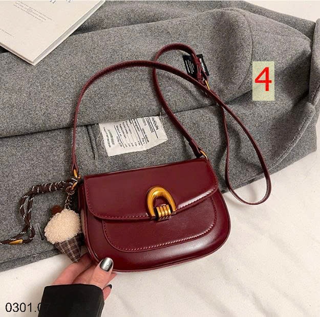 26HA0301.07 - TÚI ĐEO CHÉO KẸP NÁCH PHONG CÁCH RETRO
