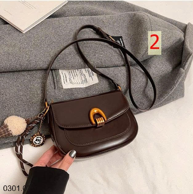26HA0301.07 - TÚI ĐEO CHÉO KẸP NÁCH PHONG CÁCH RETRO